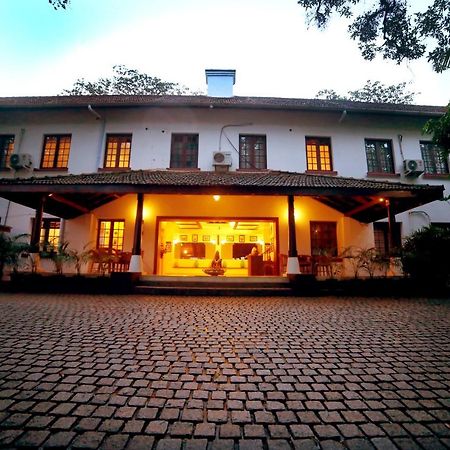 Old Lighthouse Bristow Hotel , Fort Kochi Екстер'єр фото