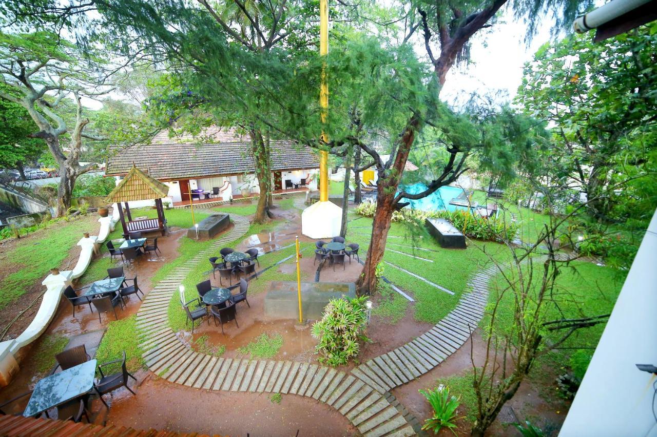 Old Lighthouse Bristow Hotel , Fort Kochi Екстер'єр фото