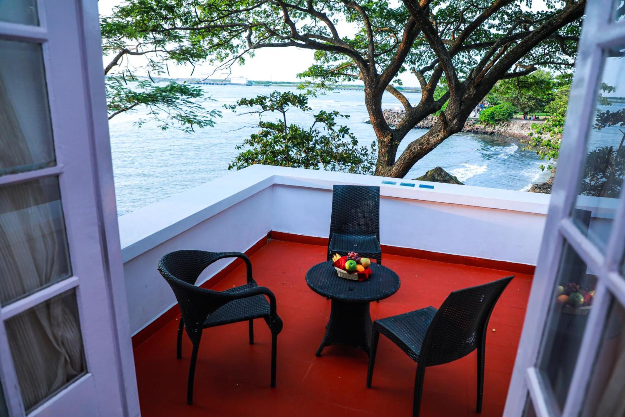 Old Lighthouse Bristow Hotel , Fort Kochi Екстер'єр фото