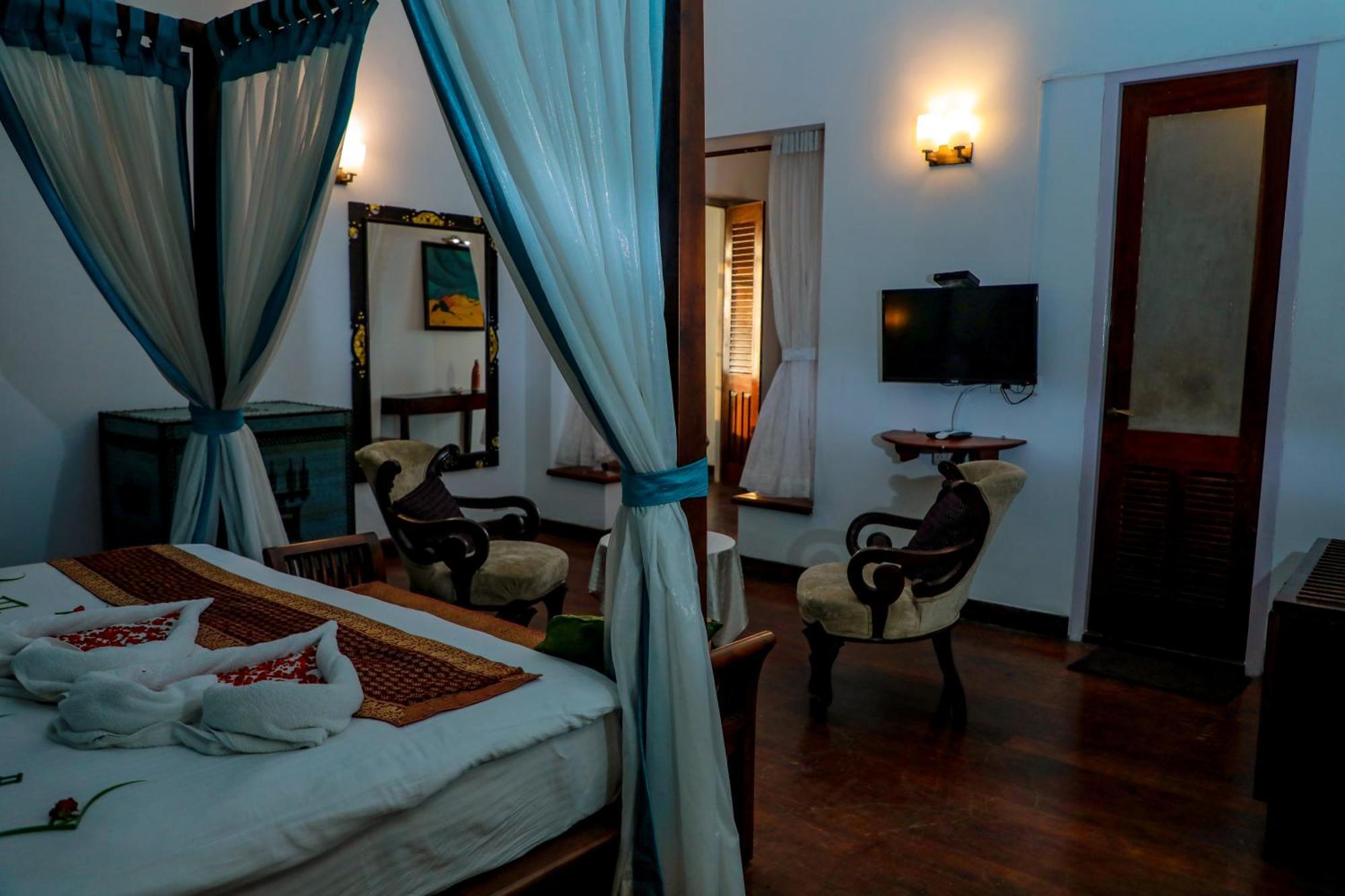 Old Lighthouse Bristow Hotel , Fort Kochi Екстер'єр фото