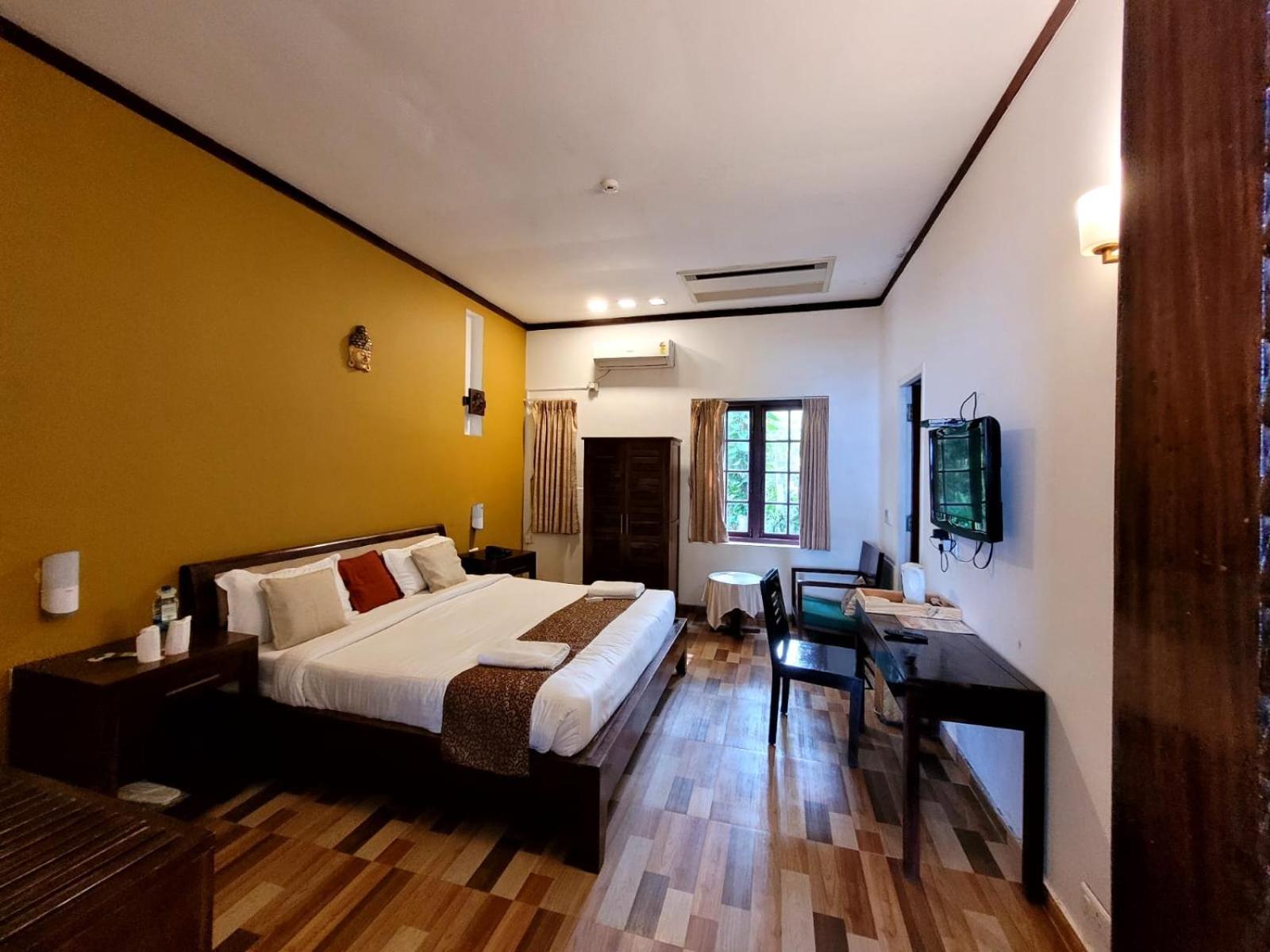 Old Lighthouse Bristow Hotel , Fort Kochi Екстер'єр фото
