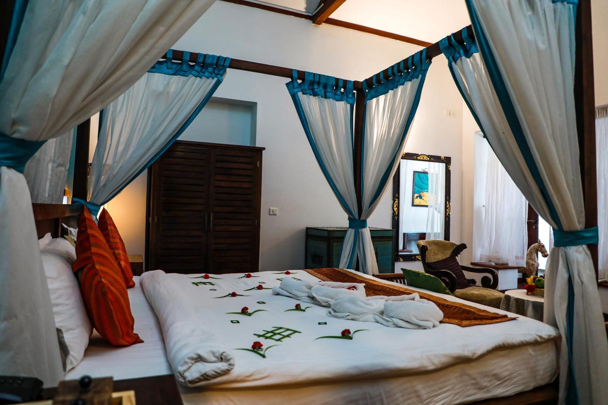 Old Lighthouse Bristow Hotel , Fort Kochi Екстер'єр фото