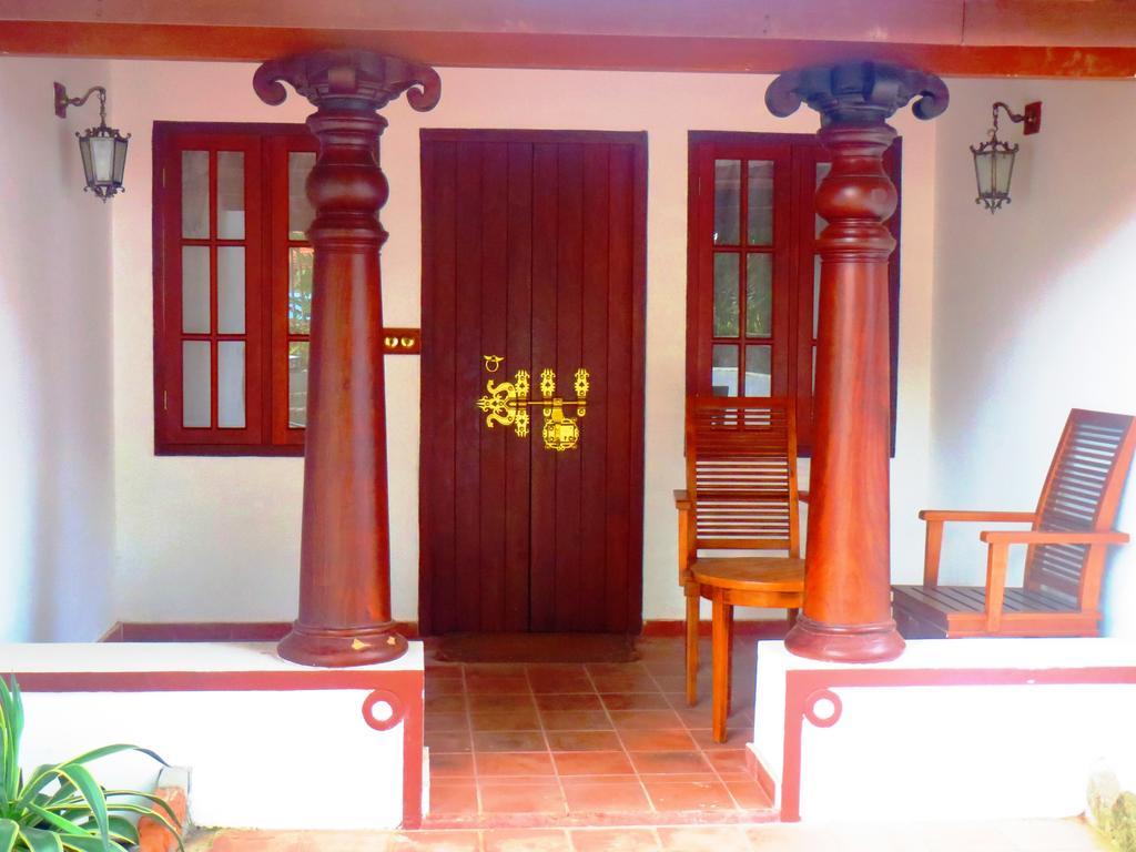 Old Lighthouse Bristow Hotel , Fort Kochi Екстер'єр фото