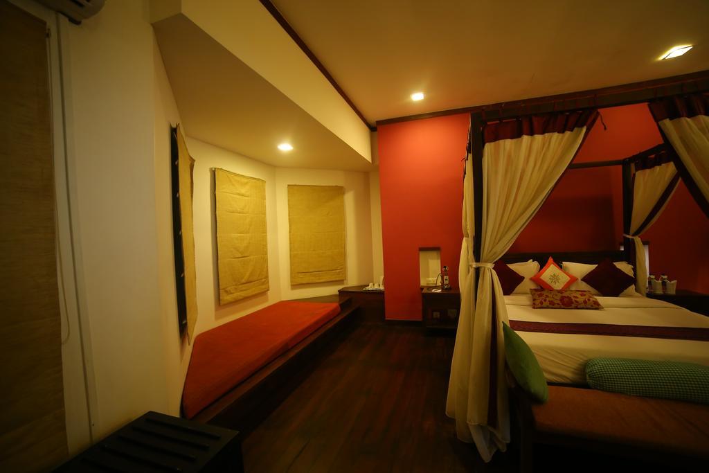 Old Lighthouse Bristow Hotel , Fort Kochi Екстер'єр фото